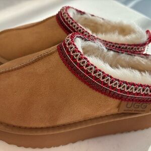 NWT Australian UGG TAZZ women size EU 35, rare product shipped from Australia